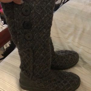 Knit ugg boots!